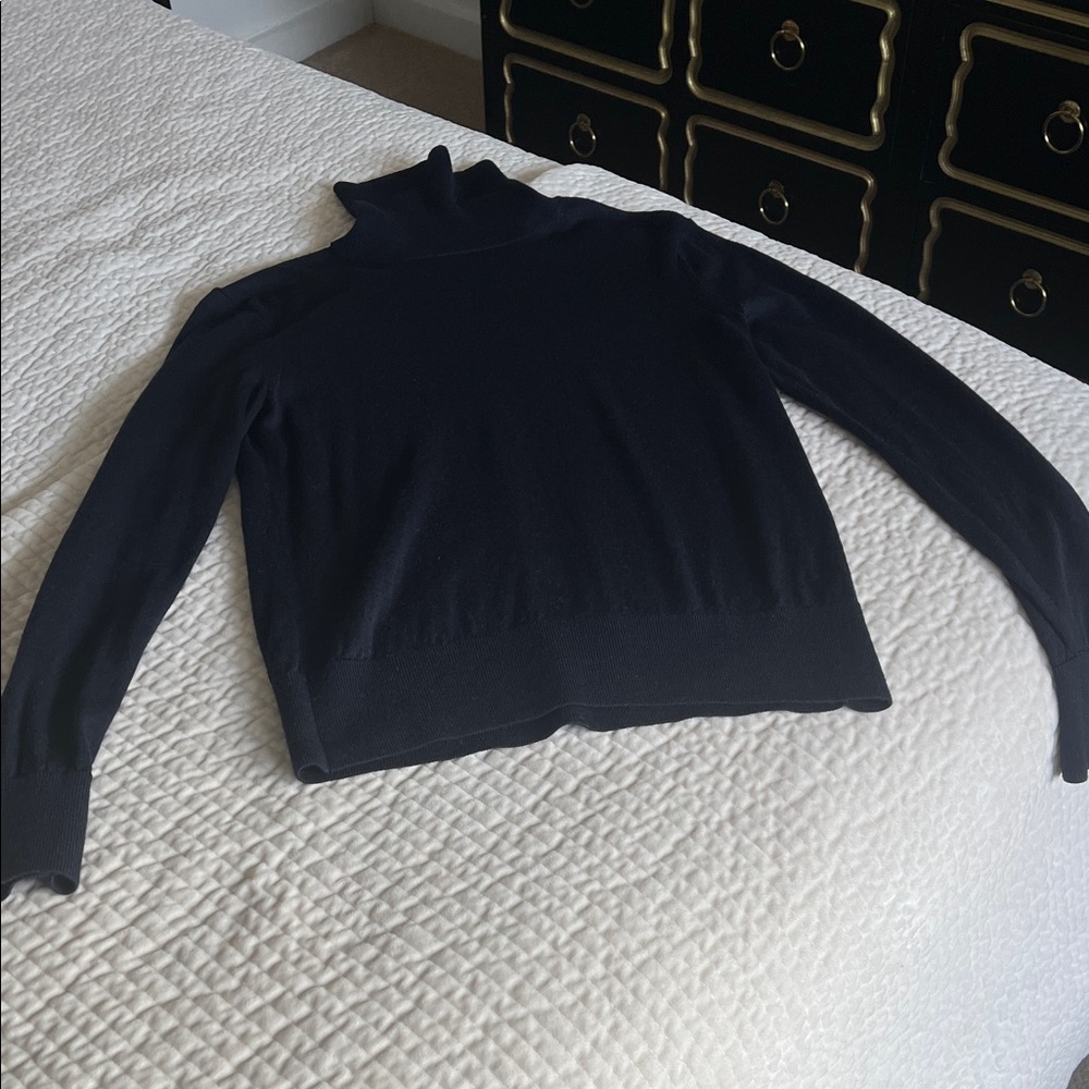 Brooks Brothers Classic Navy Turtleneck Sweater Merino Wool Sz M